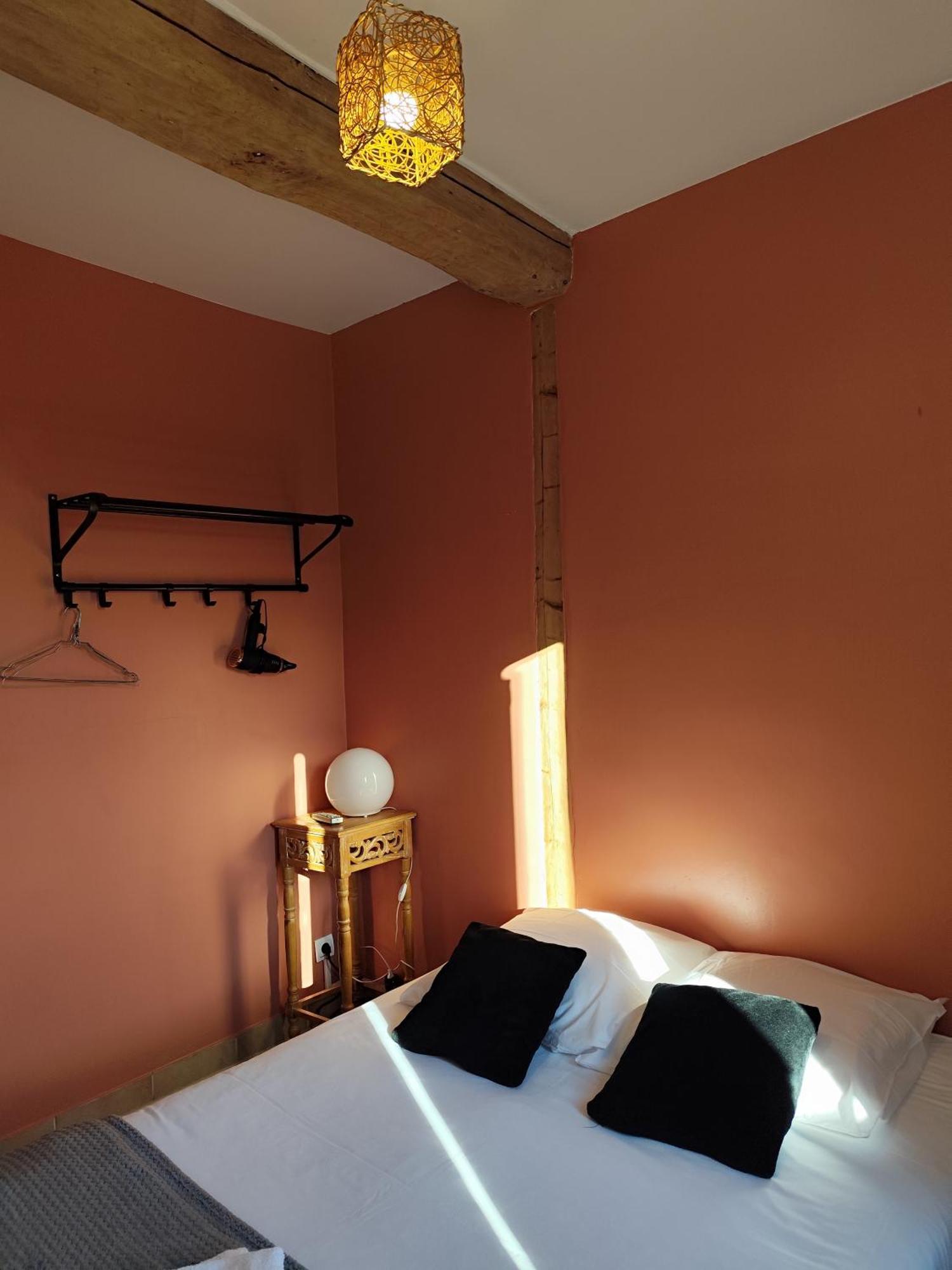 Hotel De La Place Loyettes Eksteriør billede